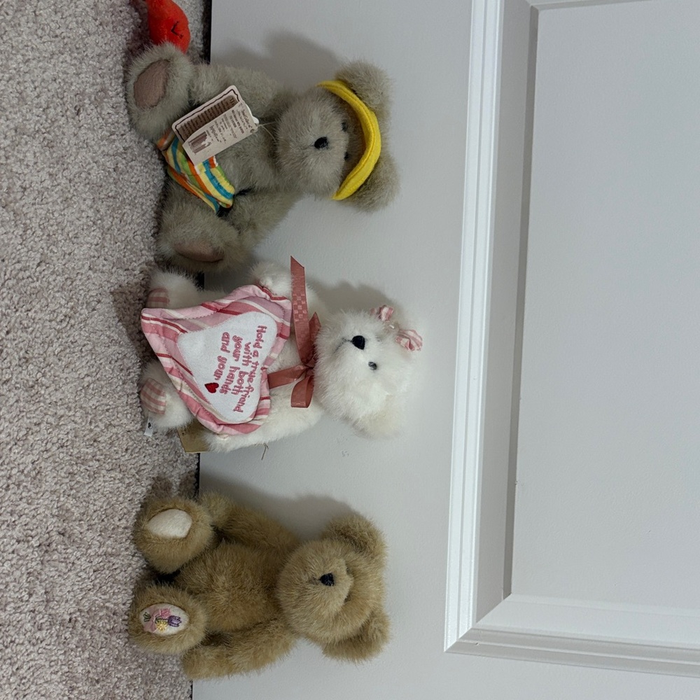 Boyds Bears Plush Trio - Tan, White, Gray